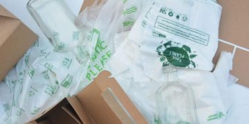 Eco‑friendly Materials and the Rise of the Circular Economy: Making Resource Reuse Possible