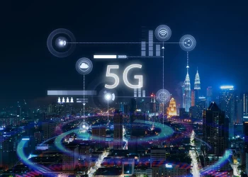5G Networks: Enabling Real-Time Data Transmission and Massive Device Connectivity